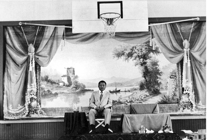 The Vidyadhara, Chögyam Trungpa Rinpoche, at the 1975 seminar where he delivered groundbreaking teachings on the feminine principle. 